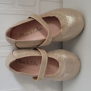 OLIVE AND EDIE GOLD SHIMMER TODDLER DRESS SHOE SIZE 5
